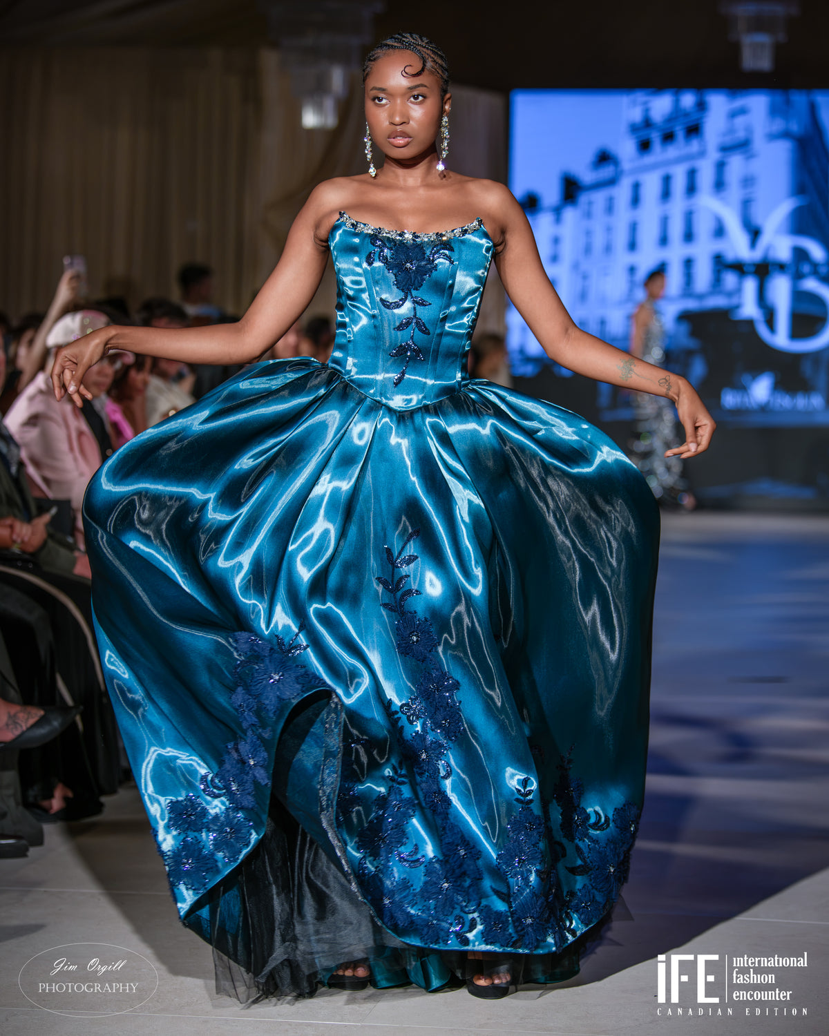 Sapphire Elegance Strapless Gown with Embellished Bodice and Appliqués